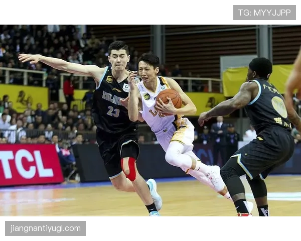 巴克利突破篮下效率优于戈尔丁拉开内线冲击差距