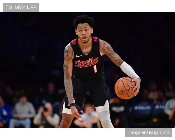 班·西蒙斯抢断效率提升显著，对比乔尔·恩比德防守影响差异明显