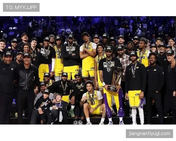 哈基姆·奥拉朱旺内线背身单打效率超比尔拉塞尔成篮下统治者