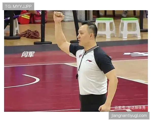 门前冲撞犯规判罚到底如何界定?裁判标准全解析 门前冲撞犯规判罚到底如何界定?裁判标准全解析